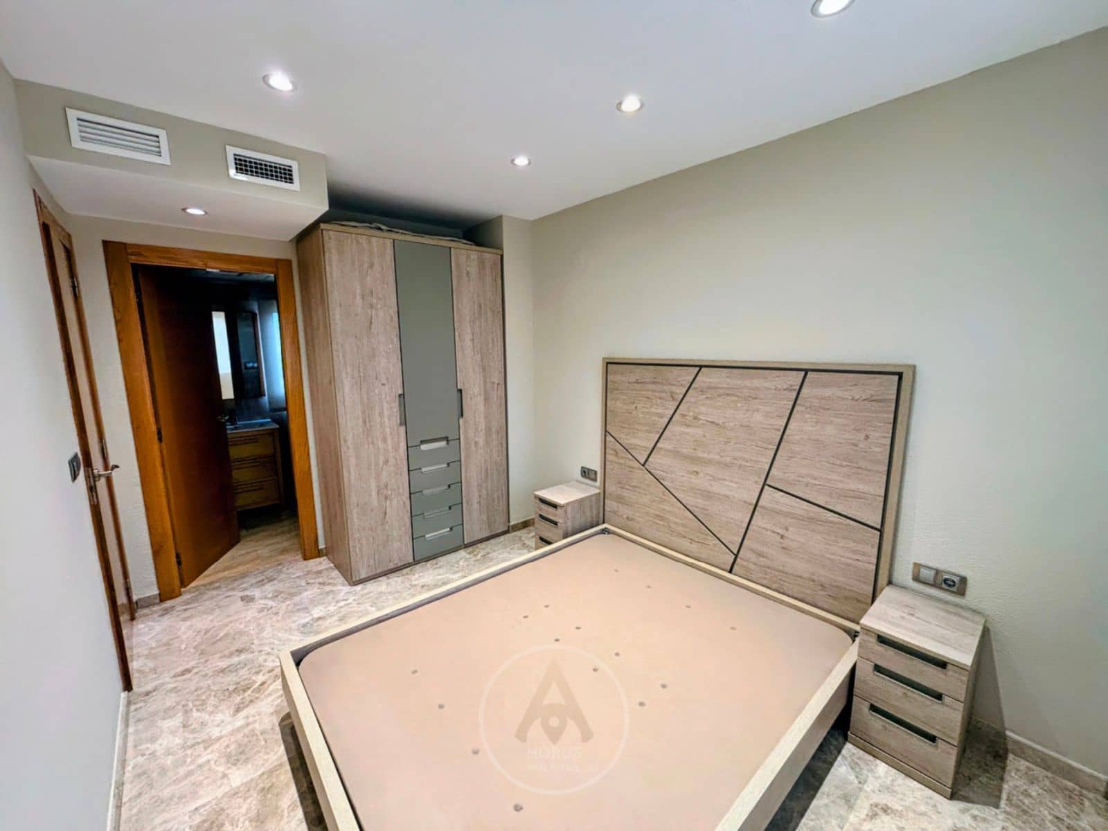 3 sypialnia Mieszkanie na sprzedaż w Benidorm z basenem garażem - 320 000 € (Ref: 9395317)