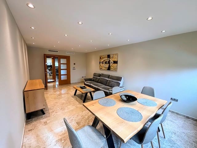 3 bedroom Flat for sale in Juzgados - Plaza de Toros, Benidorm with pool garage - € 320,000 (Ref: 9395317)