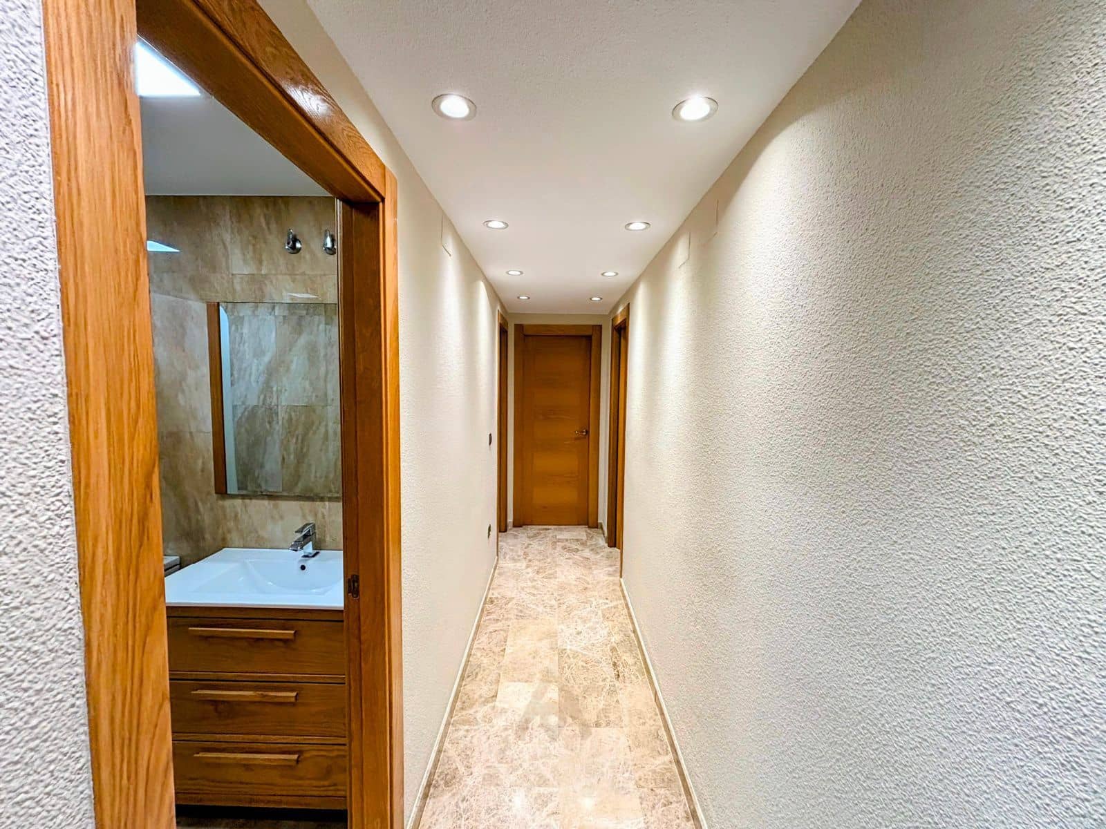 3 sypialnia Mieszkanie na sprzedaż w Benidorm z basenem garażem - 320 000 € (Ref: 9395317)