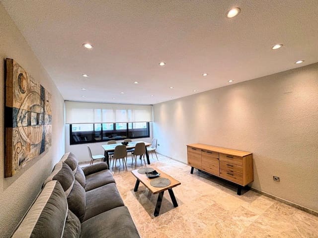 3 bedroom Flat for sale in Juzgados - Plaza de Toros, Benidorm with pool garage - € 320,000 (Ref: 9395317)