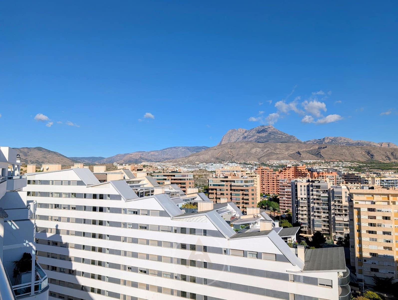 3 sypialnia Penthouse na sprzedaż w La Villajoyosa / Vila Joiosa z basenem garażem - 449 900 € (Ref: 9413287)