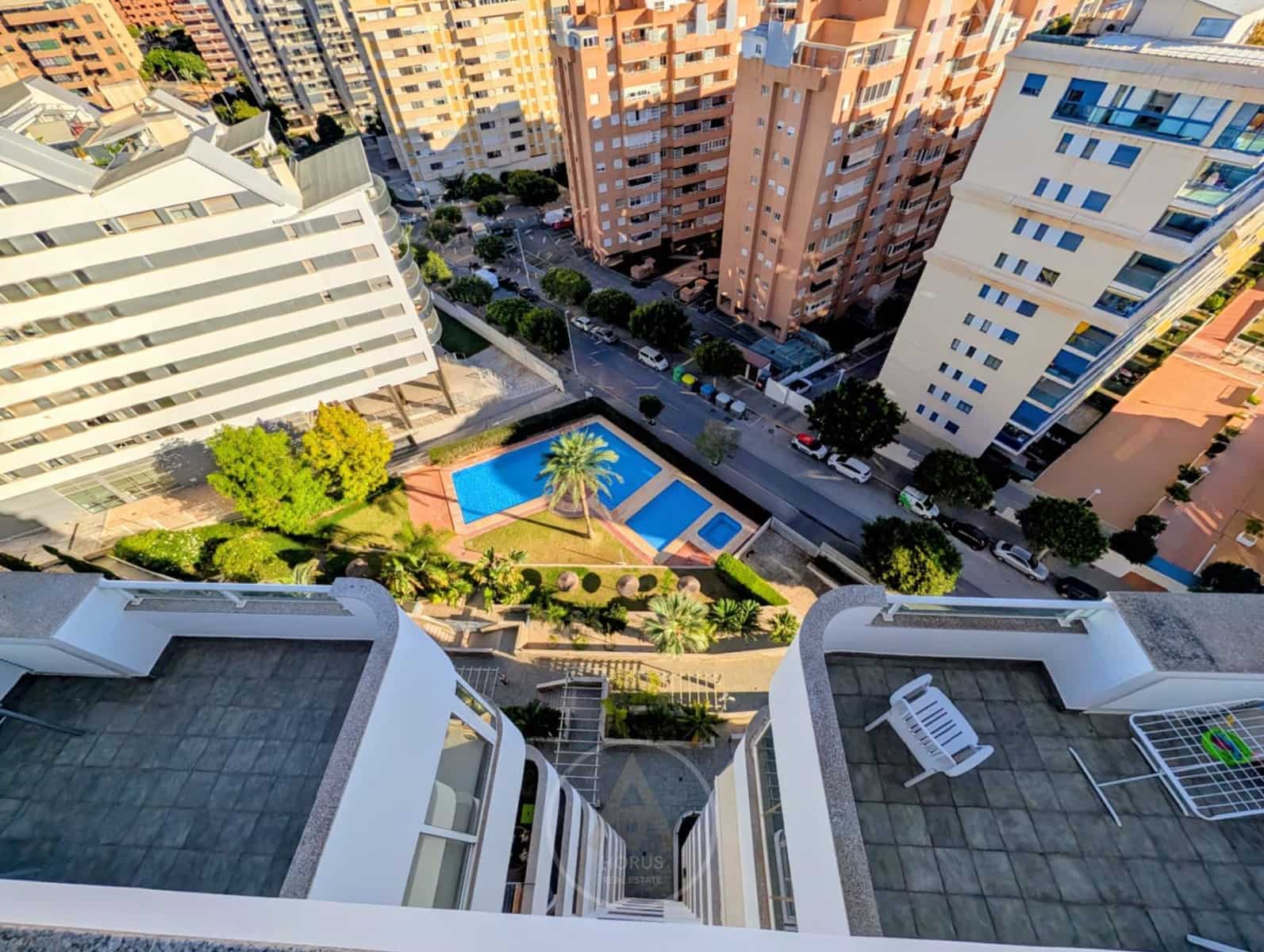 3 sypialnia Penthouse na sprzedaż w La Villajoyosa / Vila Joiosa z basenem garażem - 449 900 € (Ref: 9413287)