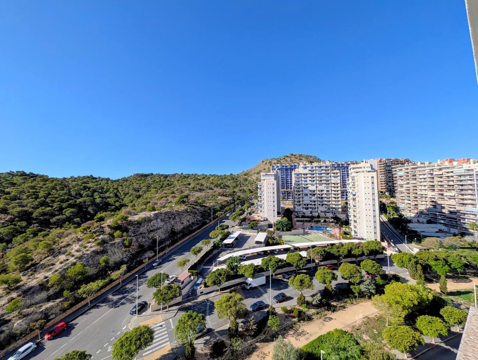 3 sypialnia Penthouse na sprzedaż w La Villajoyosa / Vila Joiosa z basenem garażem - 449 900 € (Ref: 9413287)