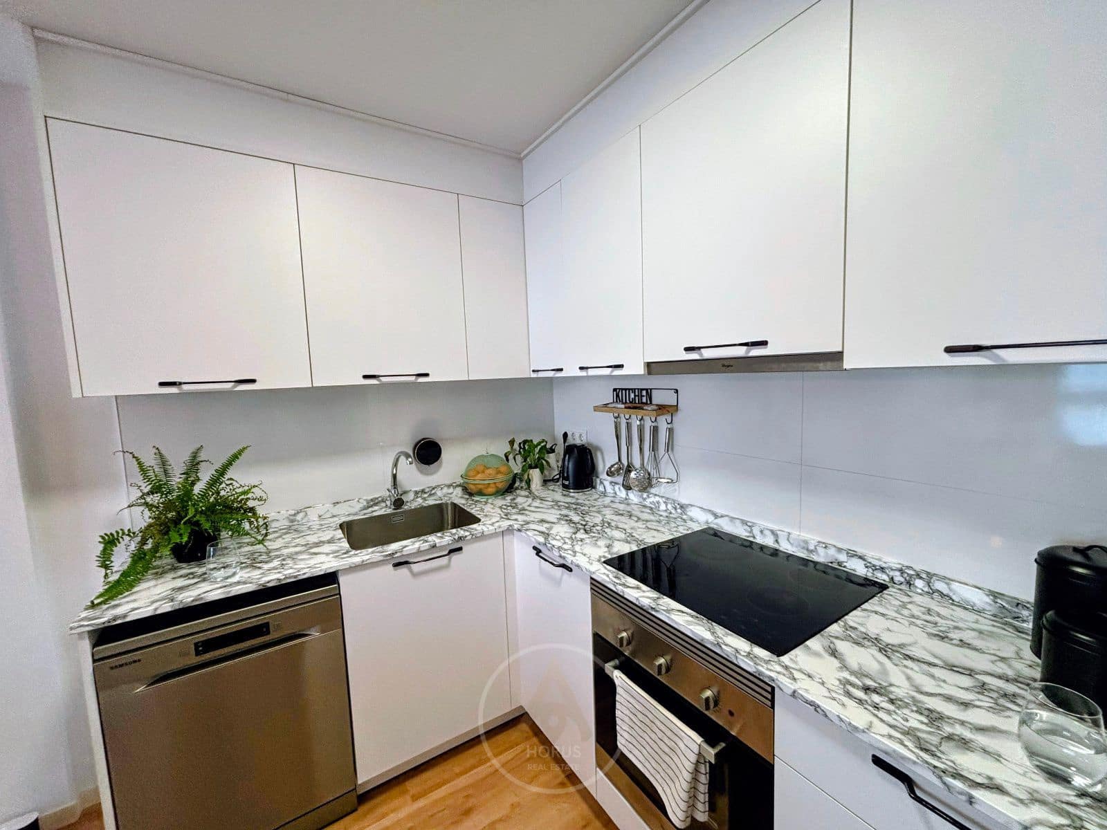 2 sypialnia Mieszkanie do wynajęcia w Benidorm z basenem - 1 200 € (Ref: 9428699)