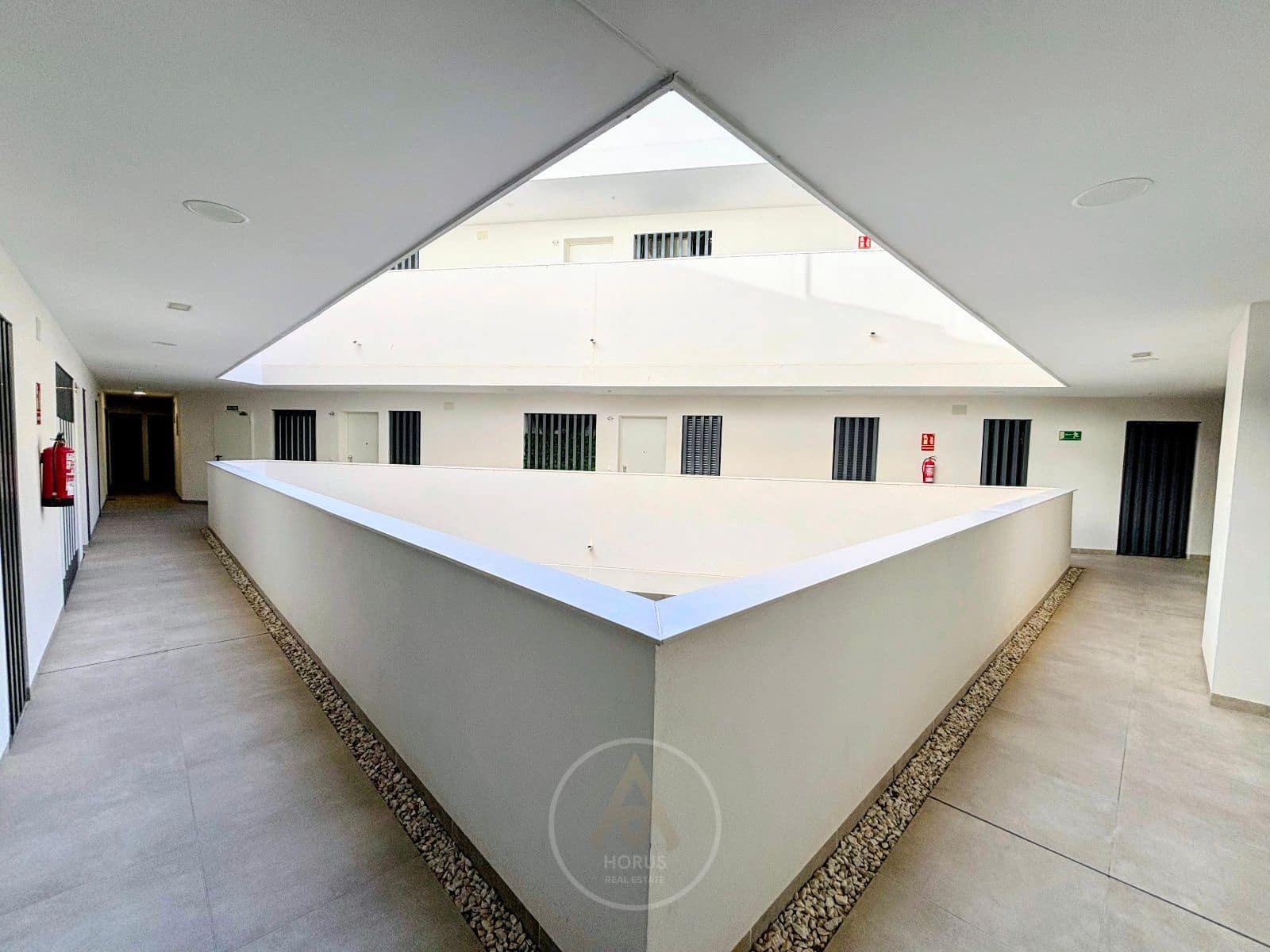 2 sypialnia Mieszkanie do wynajęcia w Benidorm z basenem - 1 200 € (Ref: 9428699)