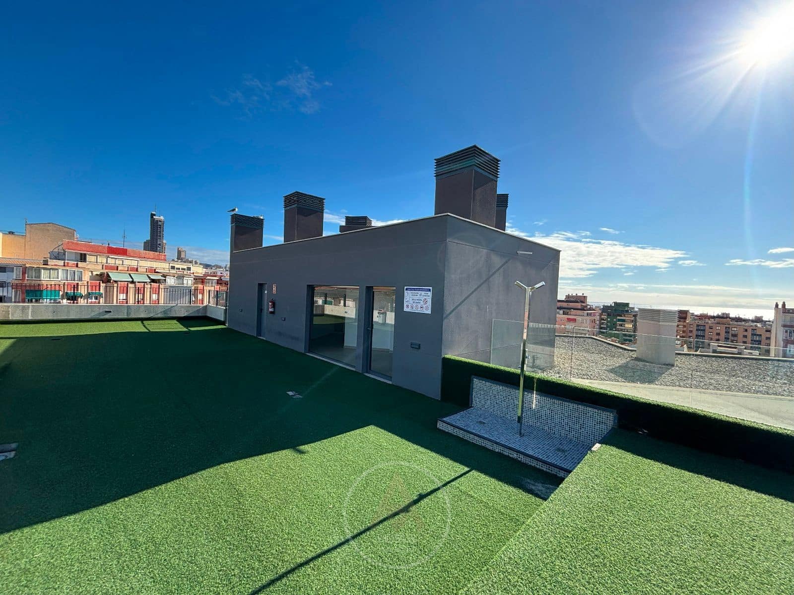 2 sypialnia Mieszkanie do wynajęcia w Benidorm z basenem - 1 200 € (Ref: 9428699)