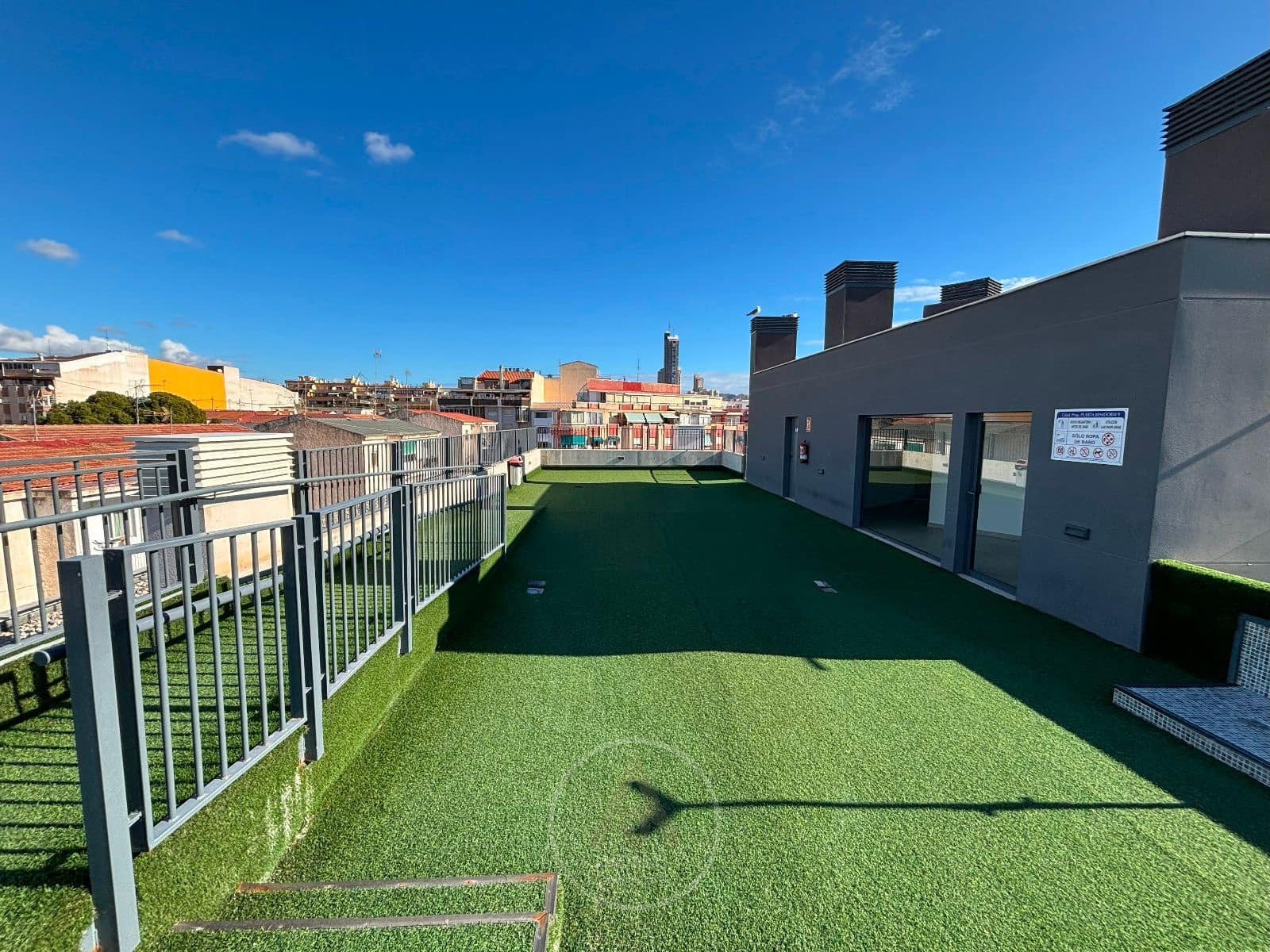 2 sypialnia Mieszkanie do wynajęcia w Benidorm z basenem - 1 200 € (Ref: 9428699)