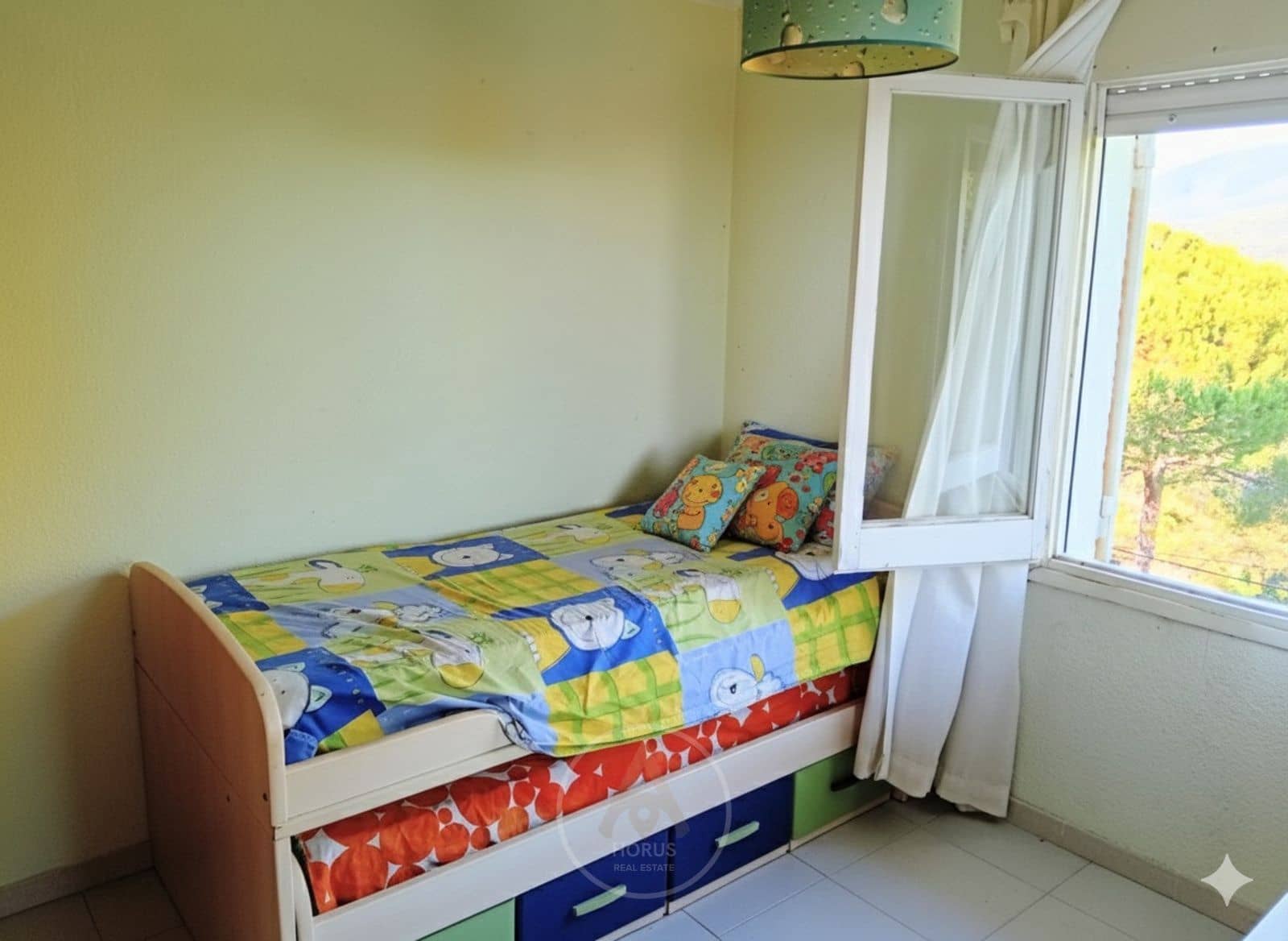 5 makuuhuone Asunto myytävänä paikassa Sant Cebria de Vallalta mukana uima-altaan 
autotalli - 430 000 € (Ref: 9432794)