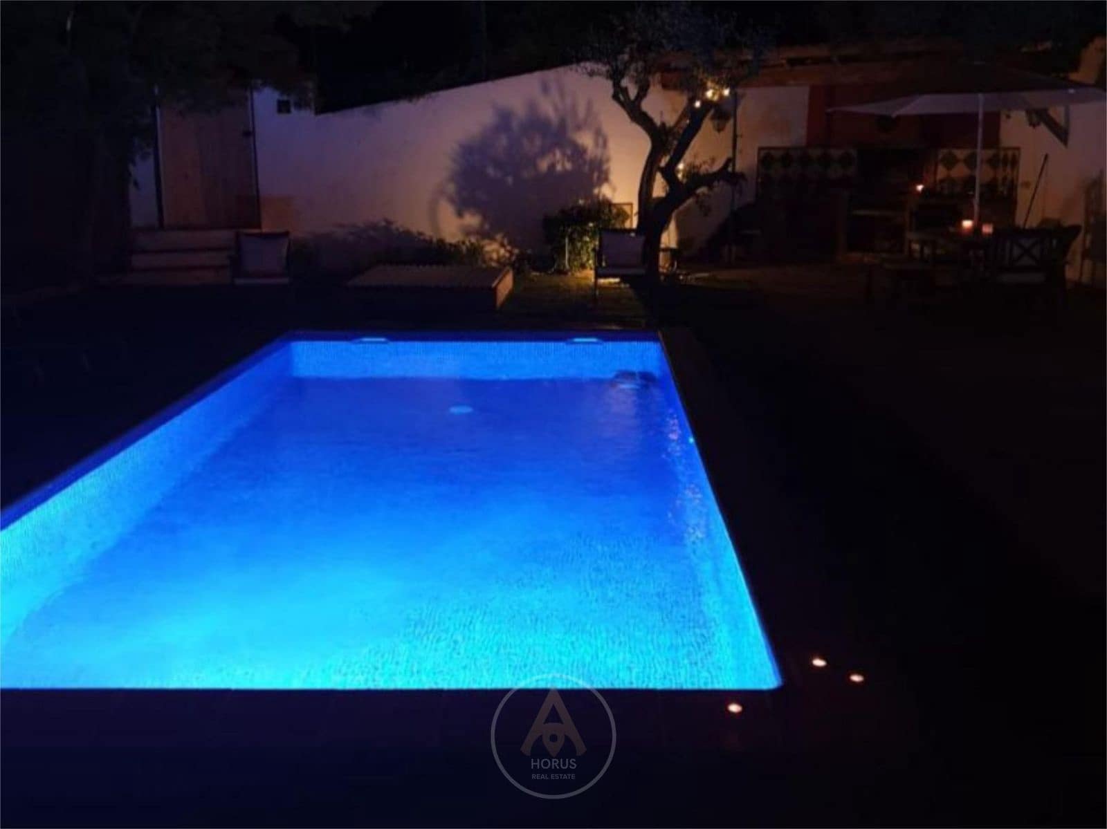 5 makuuhuone Asunto myytävänä paikassa Sant Cebria de Vallalta mukana uima-altaan 
autotalli - 430 000 € (Ref: 9432794)