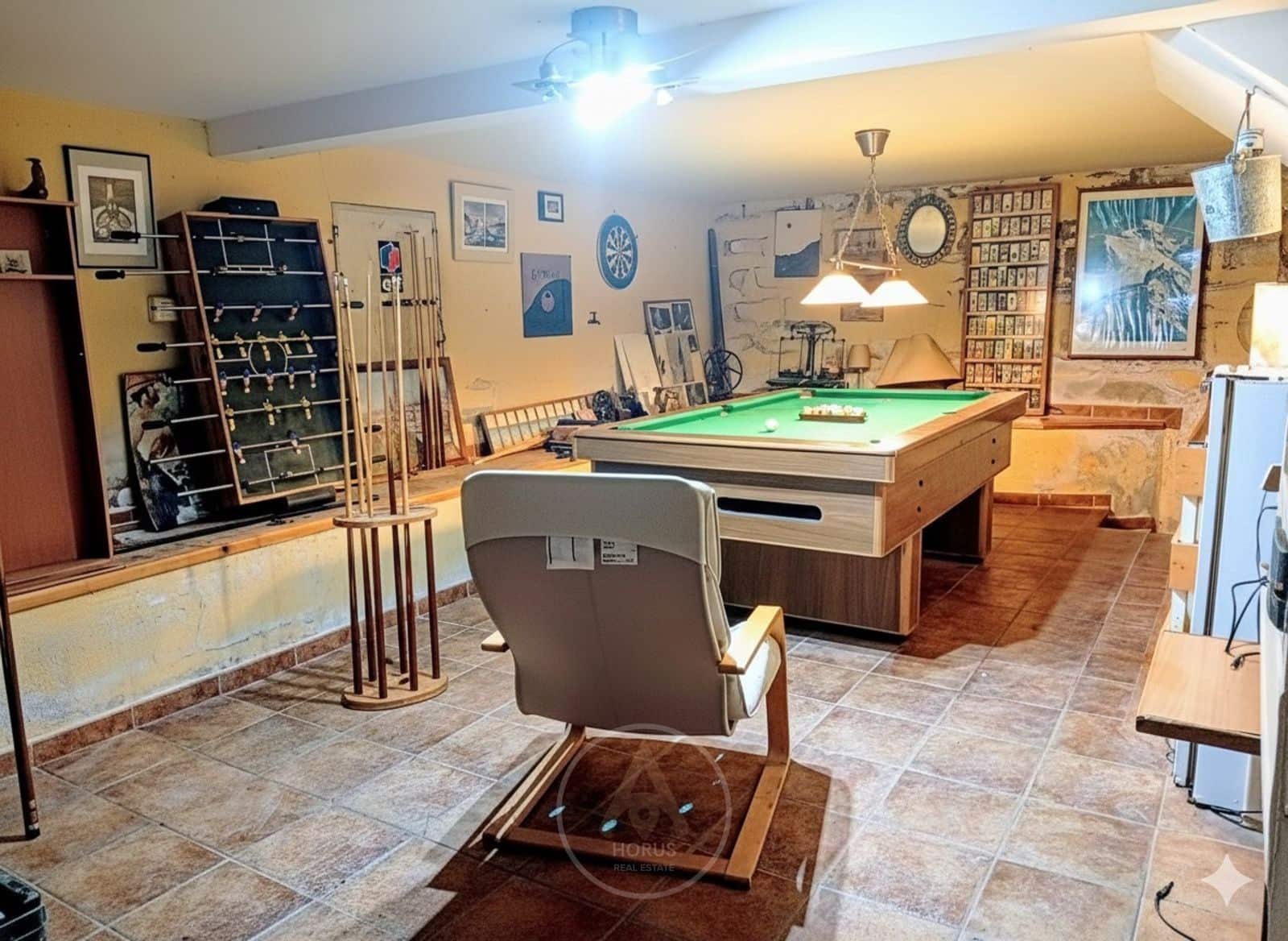 5 makuuhuone Asunto myytävänä paikassa Sant Cebria de Vallalta mukana uima-altaan 
autotalli - 430 000 € (Ref: 9432794)