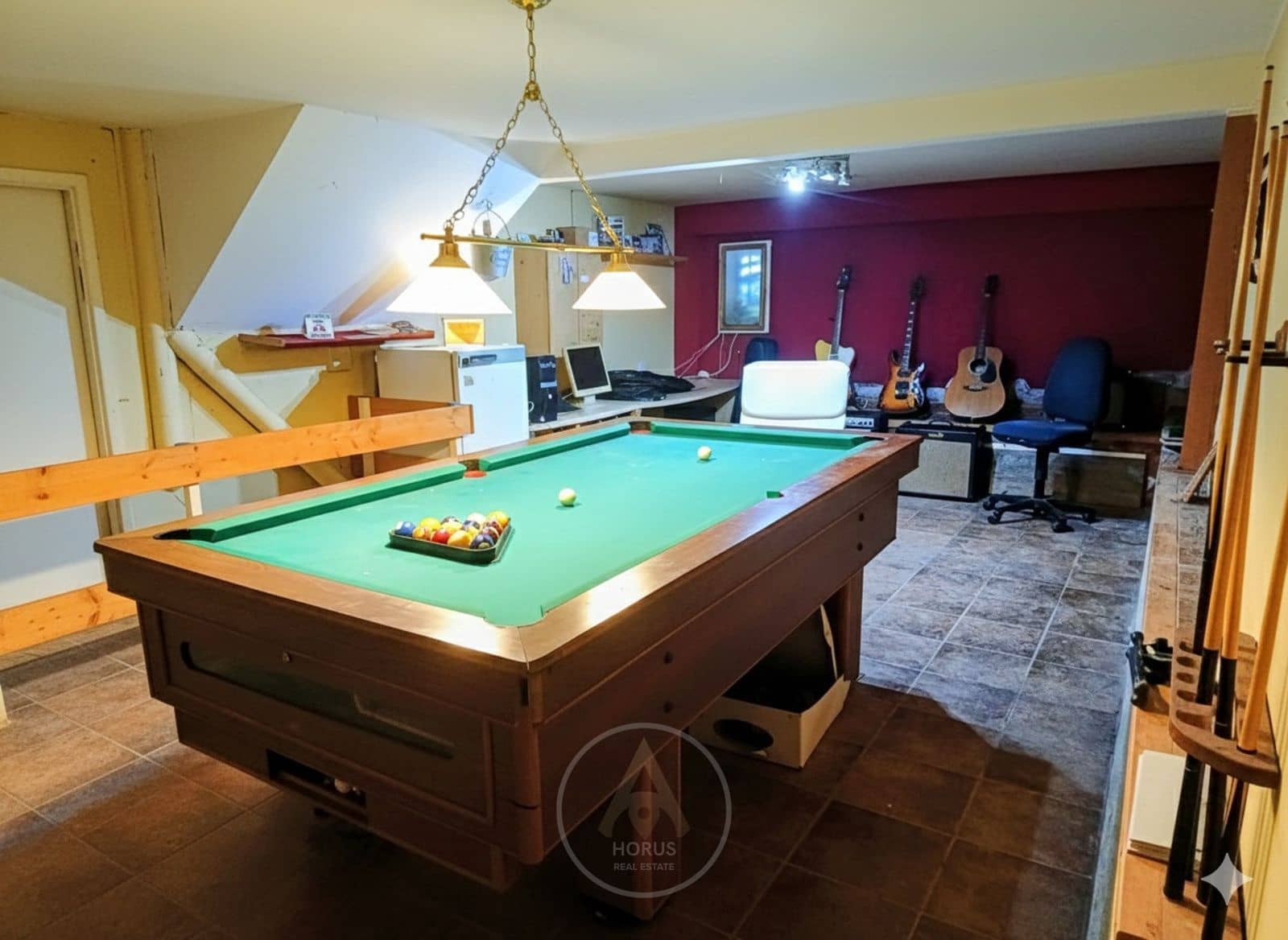 5 makuuhuone Asunto myytävänä paikassa Sant Cebria de Vallalta mukana uima-altaan 
autotalli - 430 000 € (Ref: 9432794)