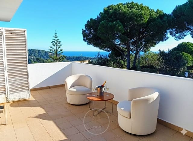 5 bedroom Flat for sale in Sant Cebrià de Vallalta with pool garage - € 430,000 (Ref: 9432794)