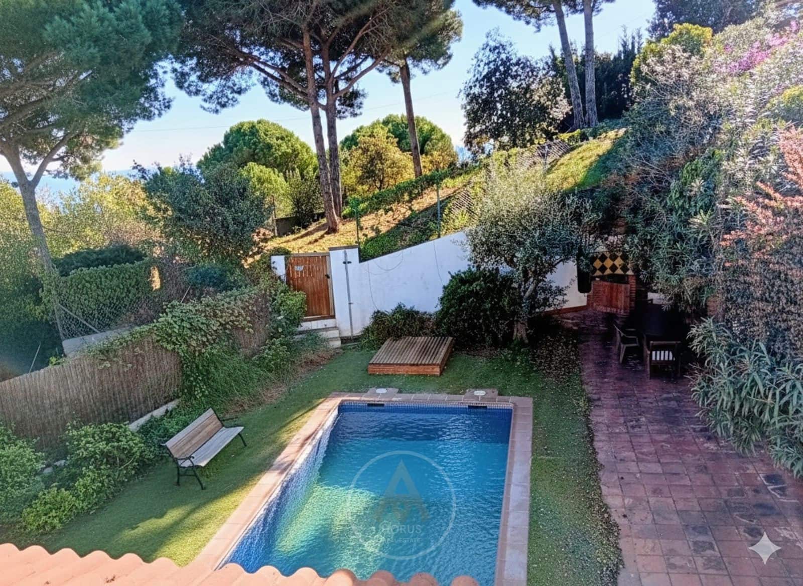 5 makuuhuone Asunto myytävänä paikassa Sant Cebria de Vallalta mukana uima-altaan 
autotalli - 430 000 € (Ref: 9432794)