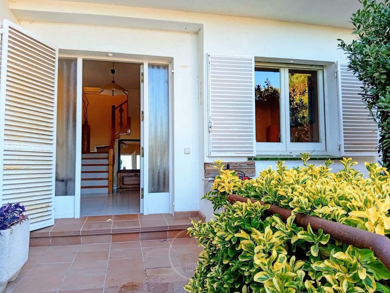 5 makuuhuone Asunto myytävänä paikassa Sant Cebria de Vallalta mukana uima-altaan 
autotalli - 430 000 € (Ref: 9432794)