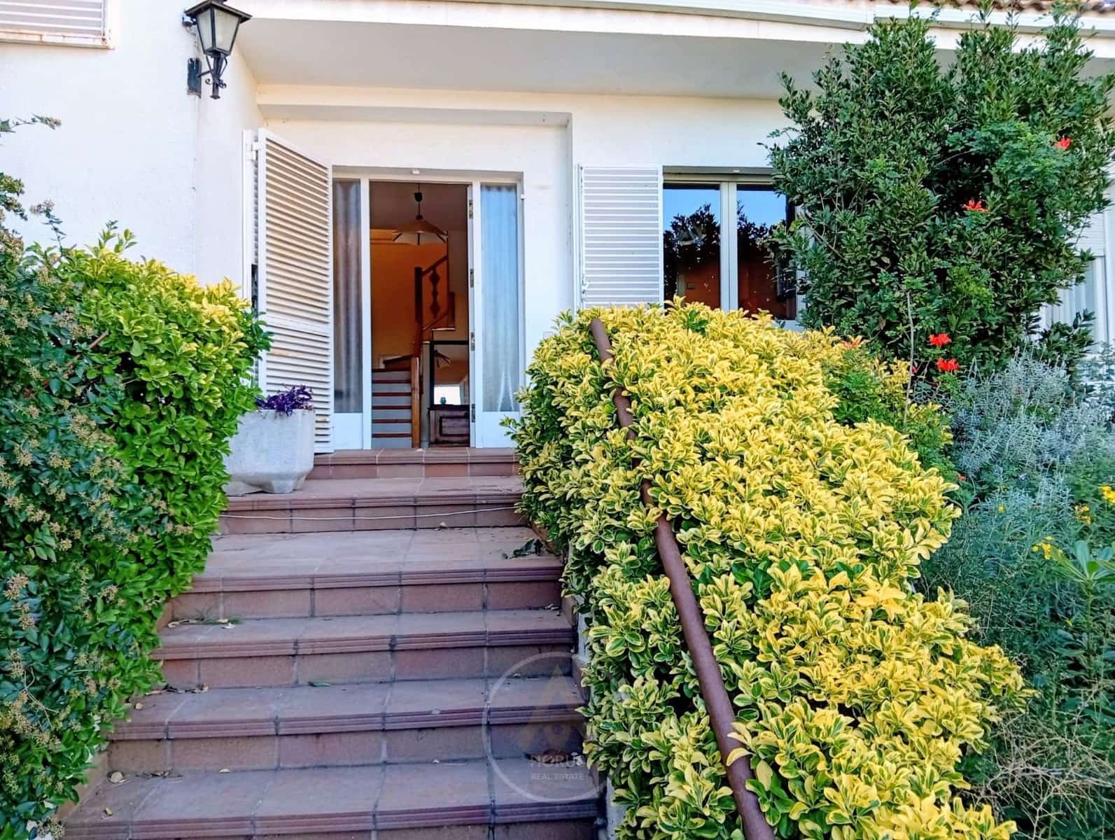 5 makuuhuone Asunto myytävänä paikassa Sant Cebria de Vallalta mukana uima-altaan 
autotalli - 430 000 € (Ref: 9432794)