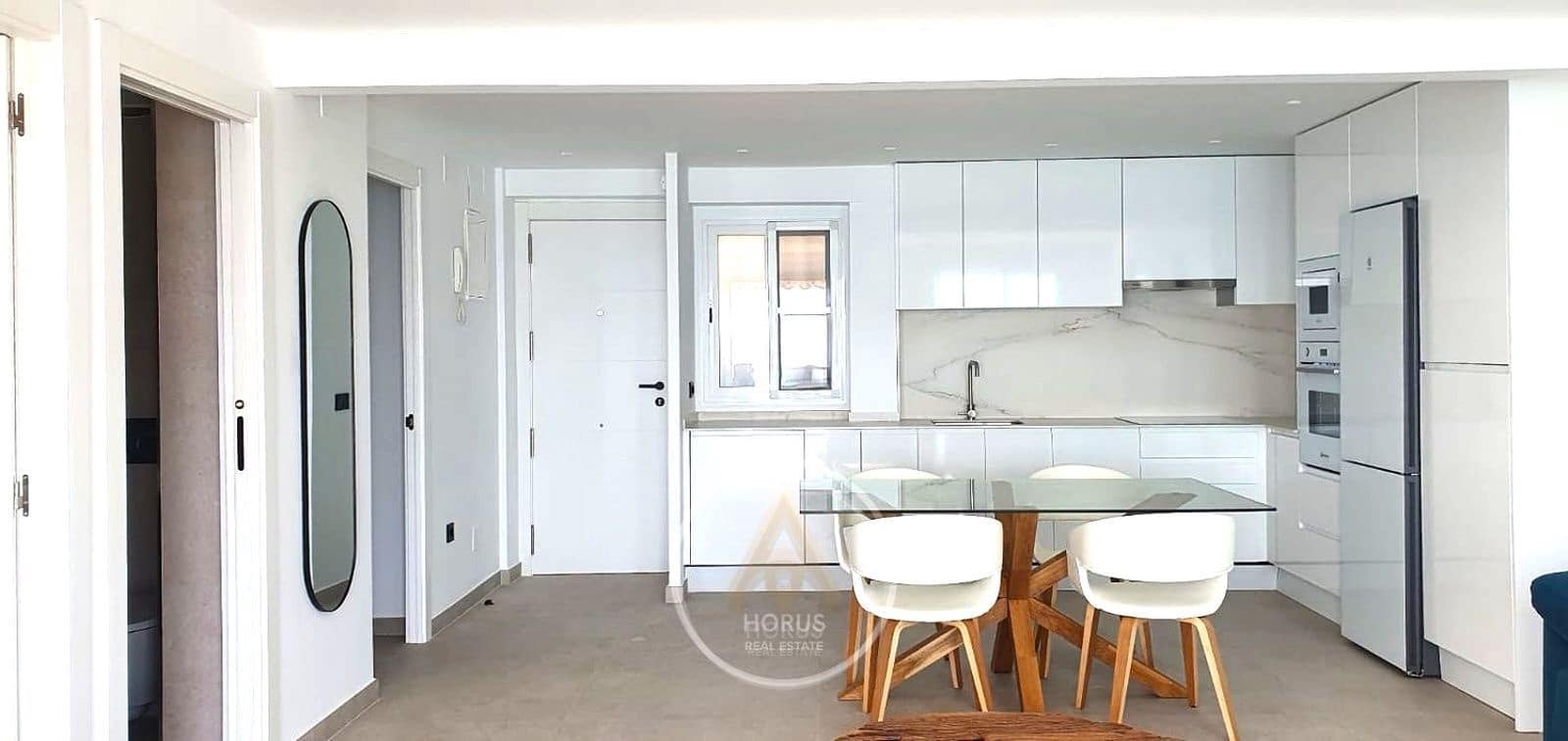 2 makuuhuone Asunto vuokrattavana paikassa Benidorm mukana uima-altaan 
autotalli - 1 550 € (Ref: 9444983)