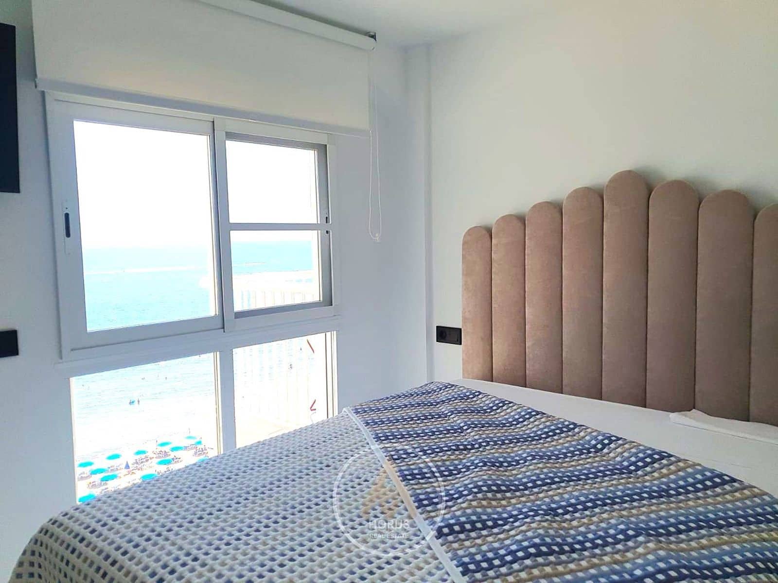 2 makuuhuone Asunto vuokrattavana paikassa Benidorm mukana uima-altaan 
autotalli - 1 550 € (Ref: 9444983)