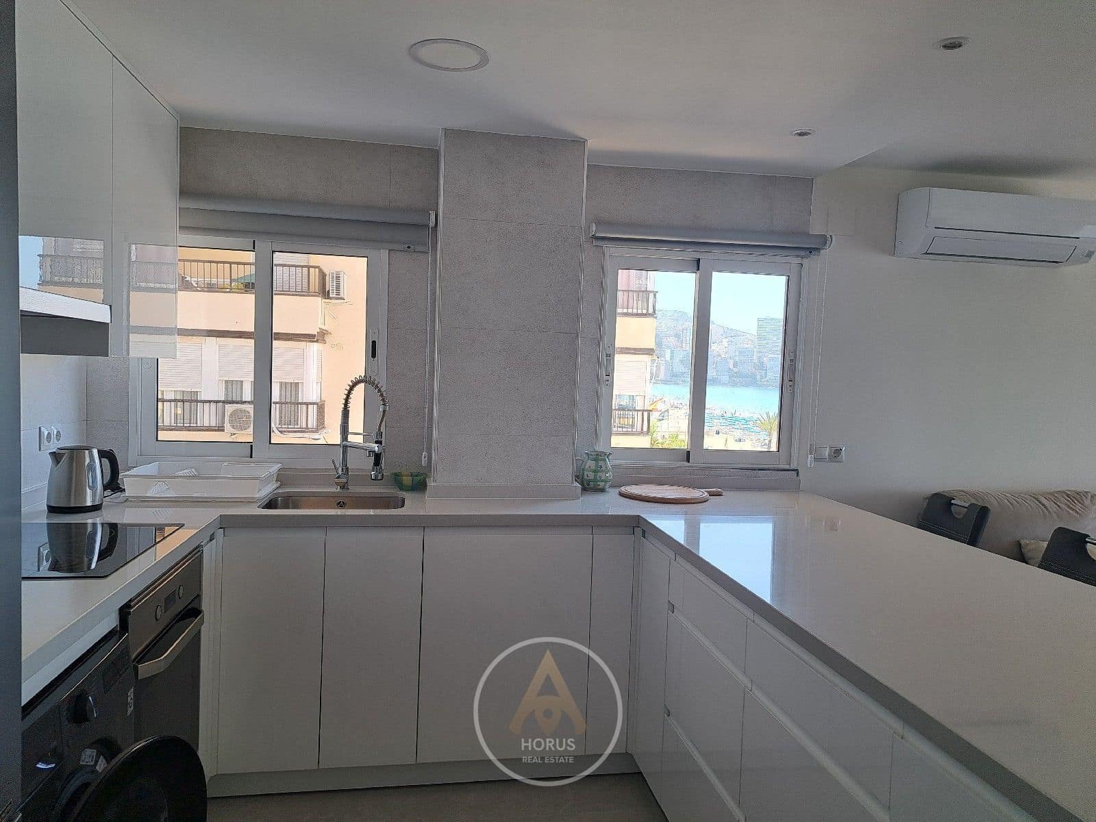 2 bedroom Flat for rent in Benidorm with garage - € 1,500 (Ref: 9445513)
