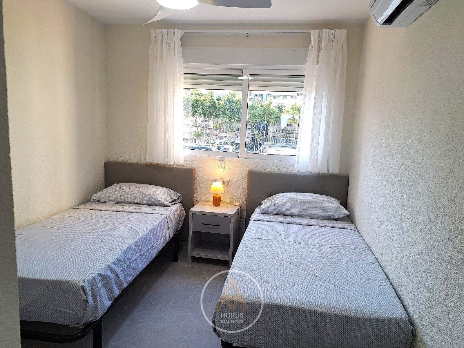 2 bedroom Flat for rent in Benidorm with garage - € 1,500 (Ref: 9445513)