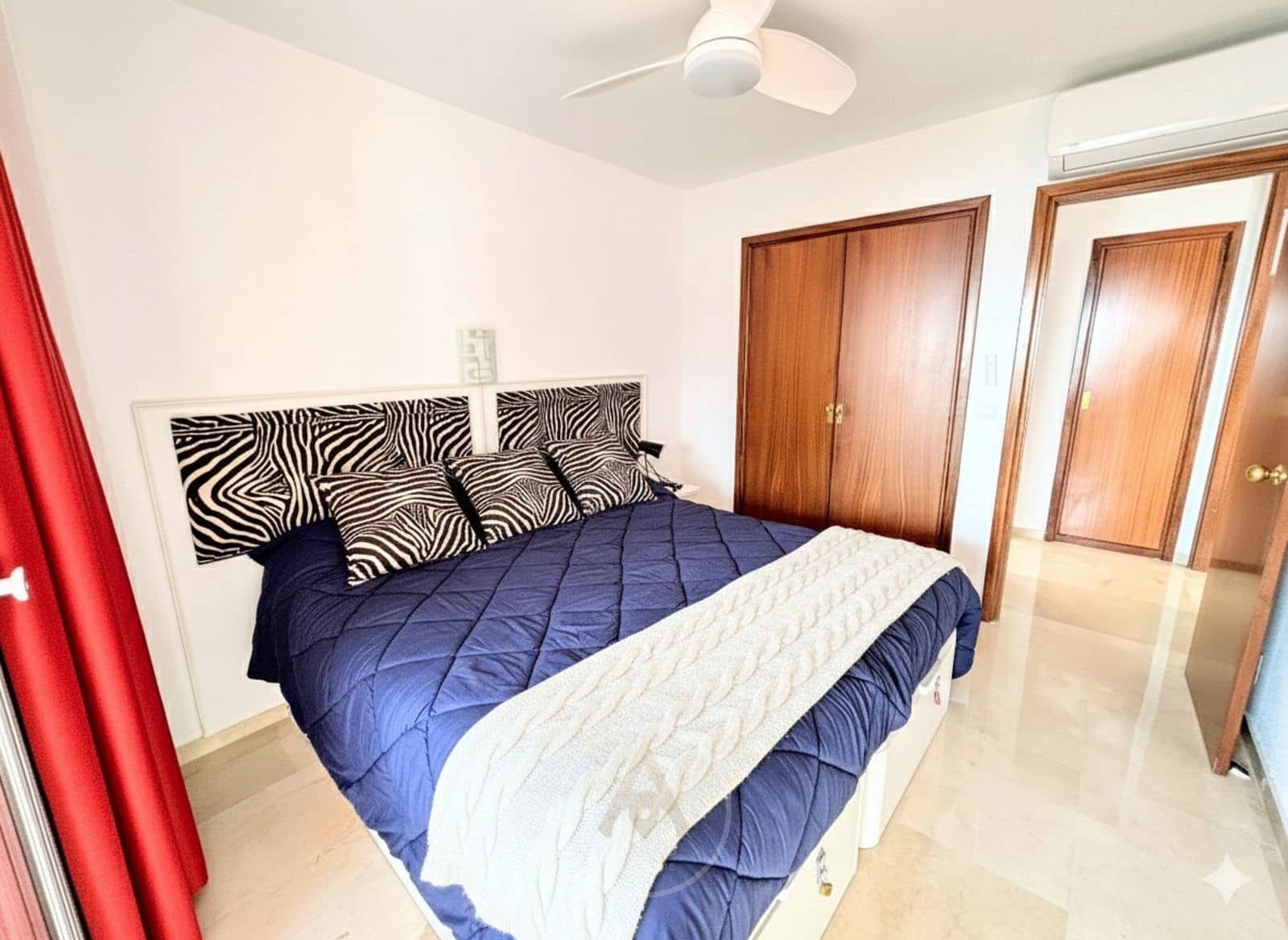 2 slaapkamer Flat te huur in Benidorm met zwembad - € 1.500 (Ref: 9464978)