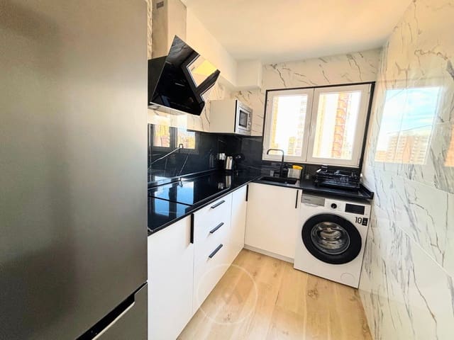 2 Zimmer Wohnung zu vermieten in Playa Levante, Benidorm mit Pool - 1.500 € (Ref: 9464978)