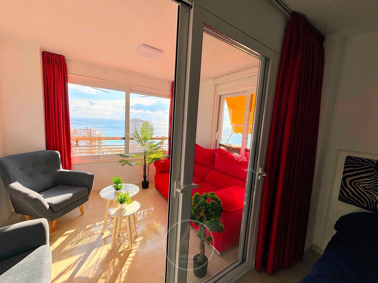 2 slaapkamer Flat te huur in Benidorm met zwembad - € 1.500 (Ref: 9464978)