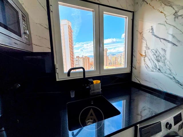 2 Zimmer Wohnung zu vermieten in Playa Levante, Benidorm mit Pool - 1.500 € (Ref: 9464978)