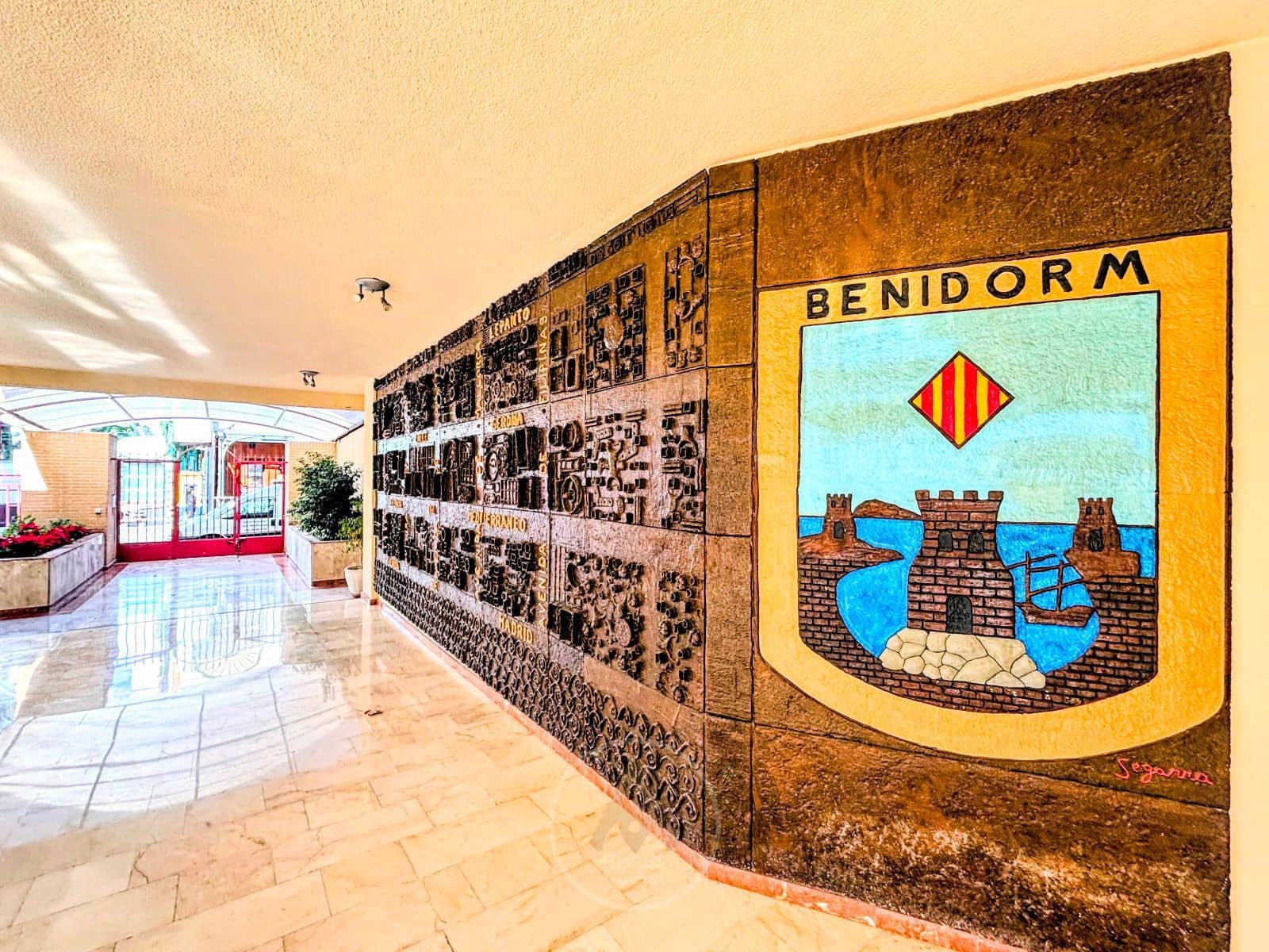 2 slaapkamer Flat te huur in Benidorm met zwembad - € 1.500 (Ref: 9464978)