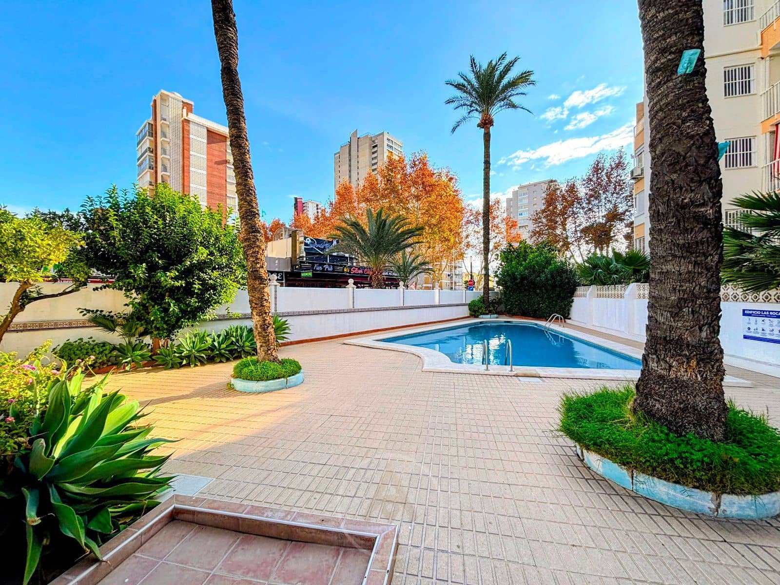 2 slaapkamer Flat te huur in Benidorm met zwembad - € 1.500 (Ref: 9464978)