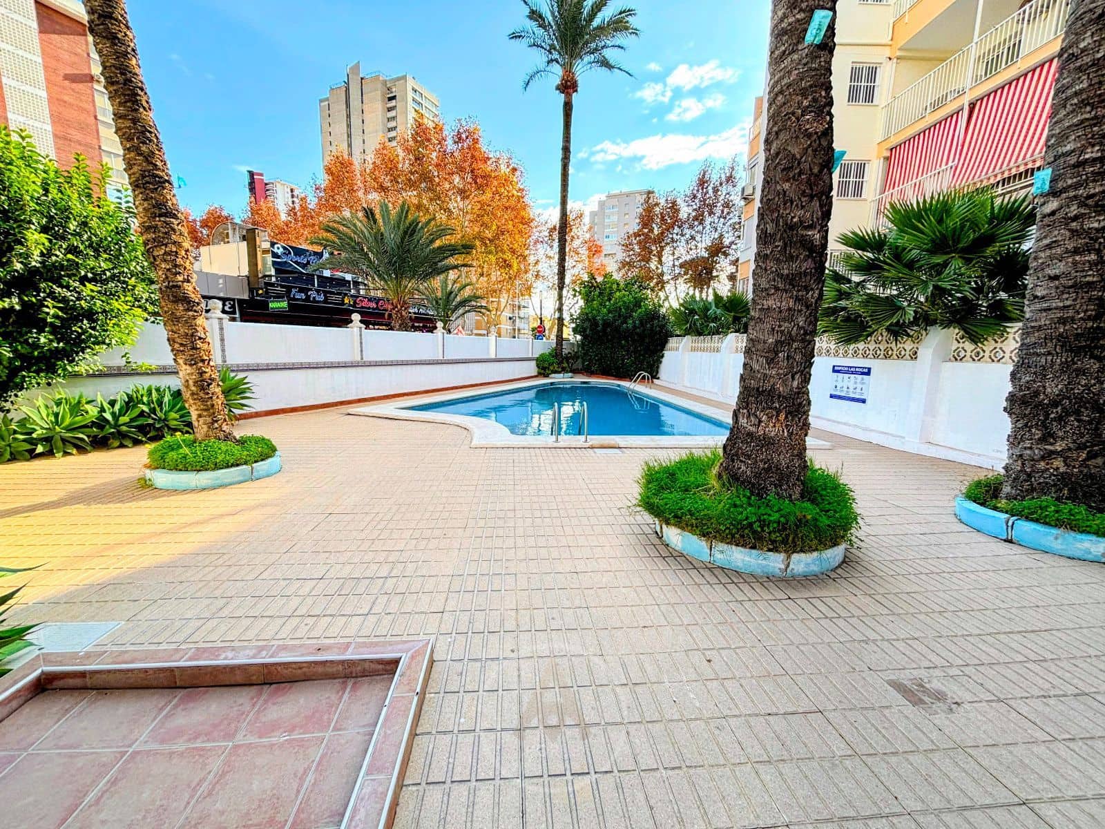 2 slaapkamer Flat te huur in Benidorm met zwembad - € 1.500 (Ref: 9464978)