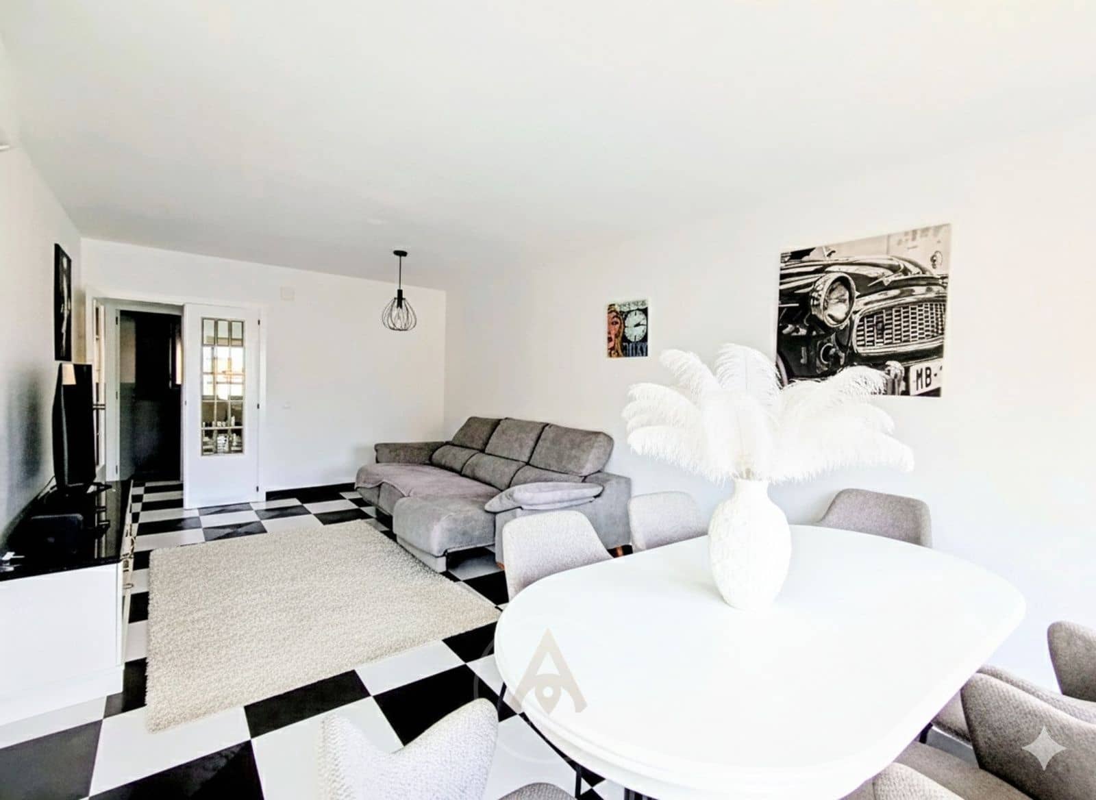 2 soverom Leilighet til leie i Benidorm med svømmebasseng garasje - € 1 550 (Ref: 9464979)