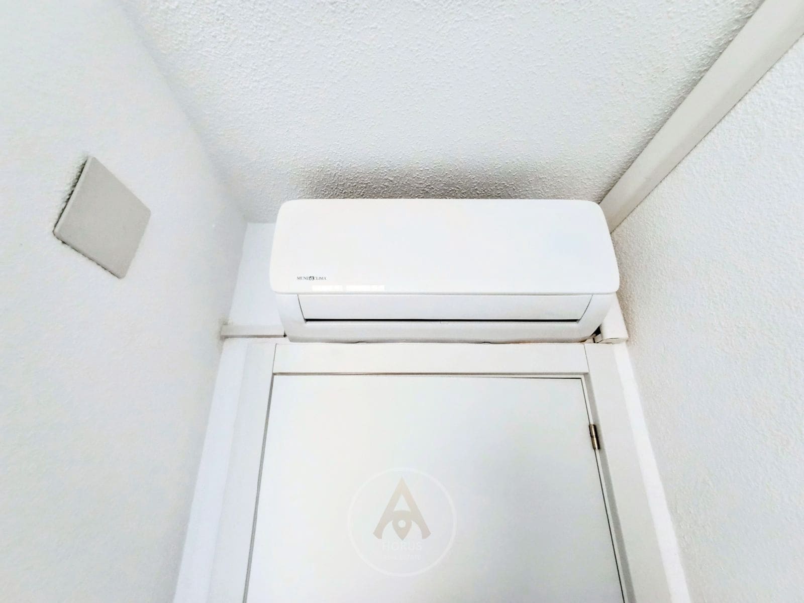 2 soverom Leilighet til leie i Benidorm med svømmebasseng garasje - € 1 550 (Ref: 9464979)