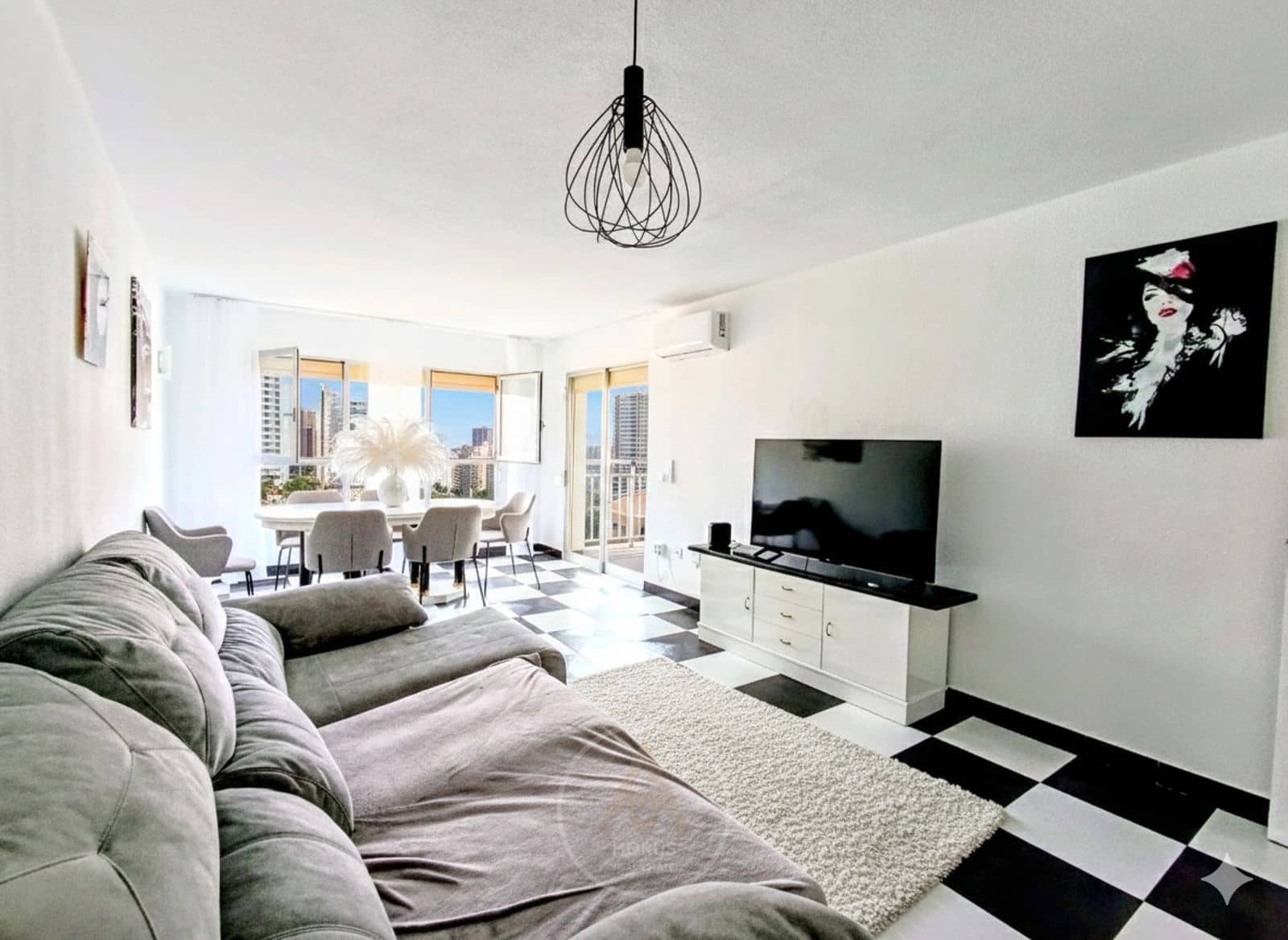 2 soverom Leilighet til leie i Benidorm med svømmebasseng garasje - € 1 550 (Ref: 9464979)