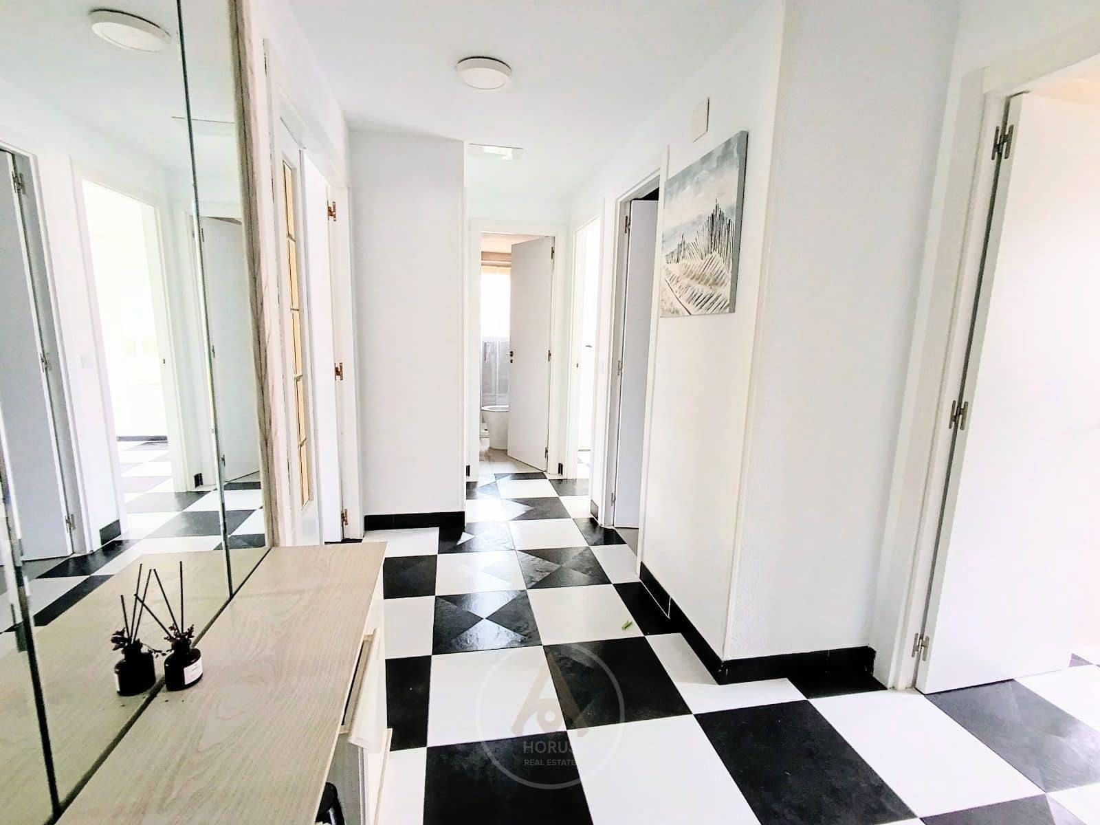 2 soverom Leilighet til leie i Benidorm med svømmebasseng garasje - € 1 550 (Ref: 9464979)