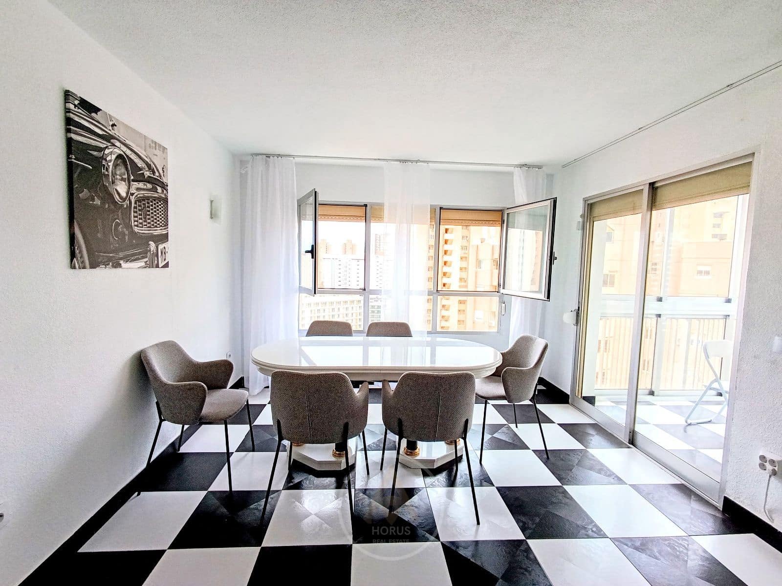 2 soverom Leilighet til leie i Benidorm med svømmebasseng garasje - € 1 550 (Ref: 9464979)