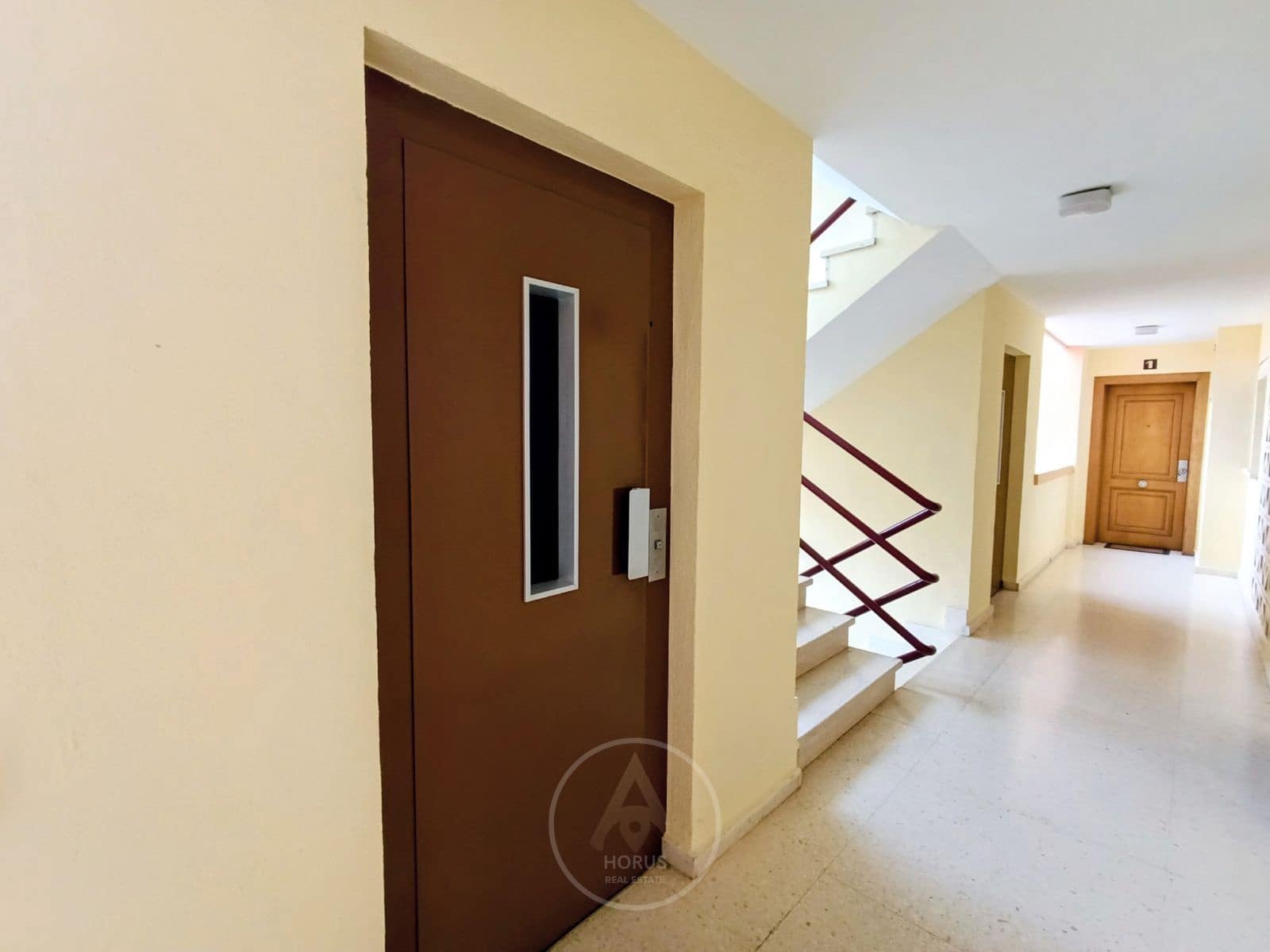 2 soverom Leilighet til leie i Benidorm med svømmebasseng garasje - € 1 550 (Ref: 9464979)