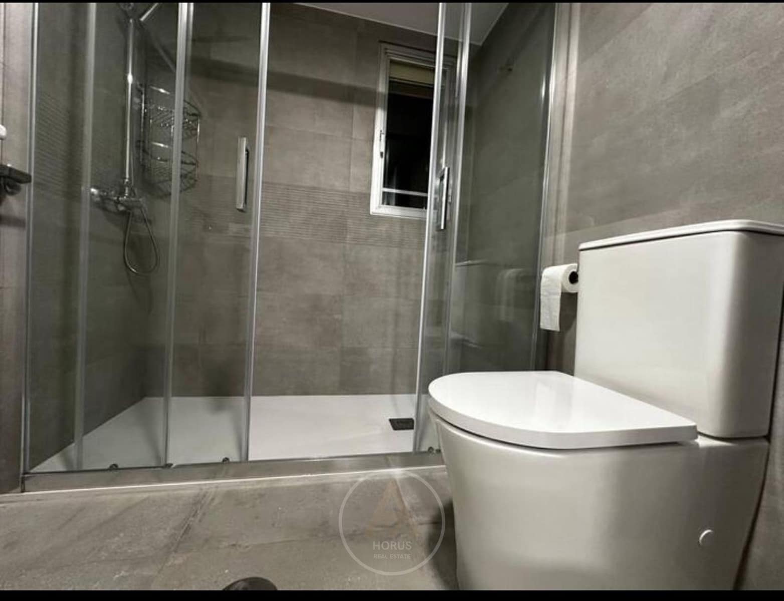 2 soverom Leilighet til leie i Benidorm med svømmebasseng garasje - € 1 550 (Ref: 9464979)