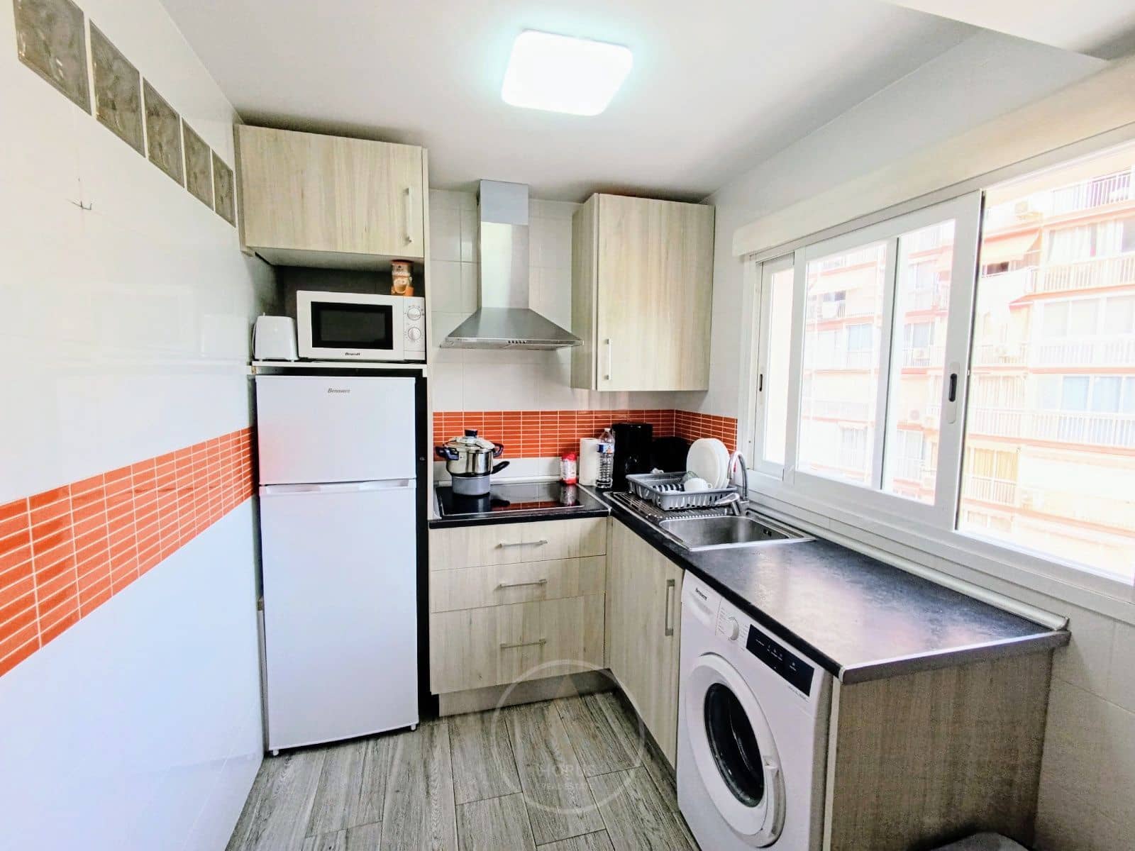 1 sypialnia Mieszkanie do wynajęcia w Benidorm z basenem - 850 € (Ref: 9465049)