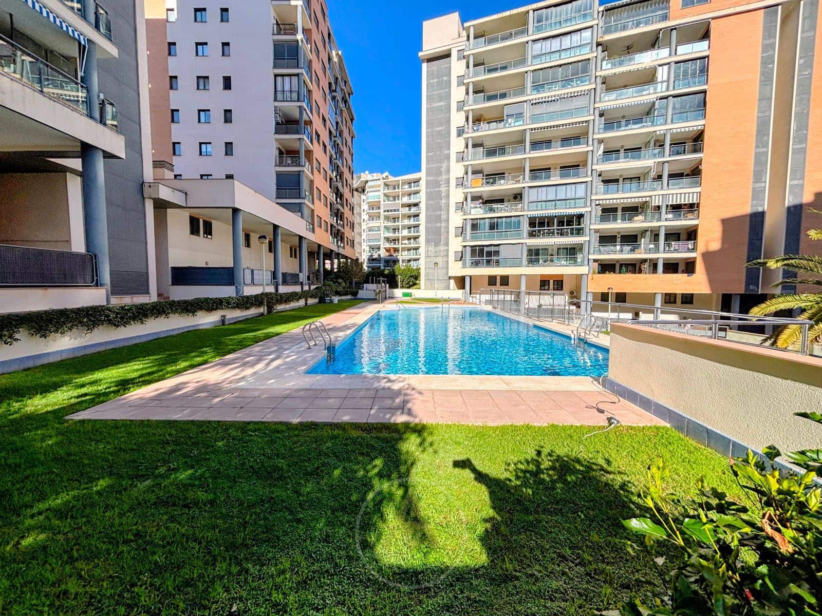 Piso de 1 habitación en La Villajoyosa / Vila Joiosa en alquiler con piscina - 1.050 € (Ref: 9518422)