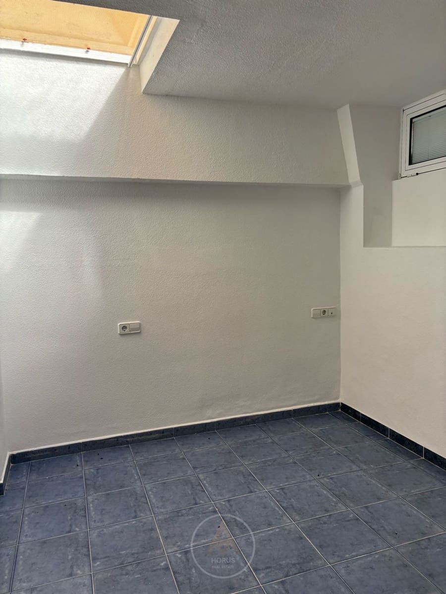 5 soverom Hus til salgs i El Campello med svømmebasseng garasje - € 715 000 (Ref: 9521112)