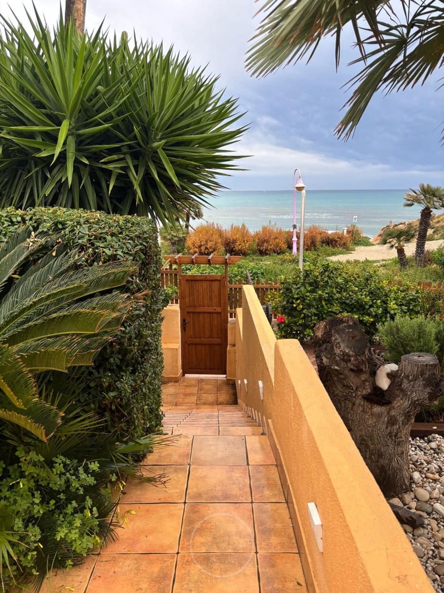 5 soverom Hus til salgs i El Campello med svømmebasseng garasje - € 715 000 (Ref: 9521112)