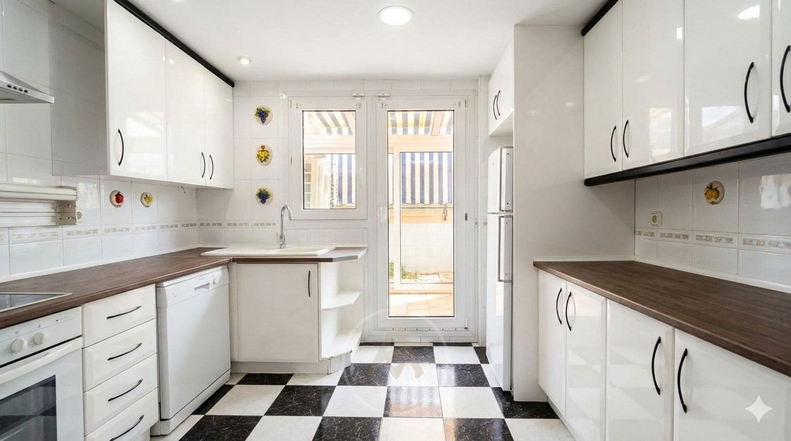 5 soverom Hus til salgs i El Campello med svømmebasseng garasje - € 715 000 (Ref: 9521112)