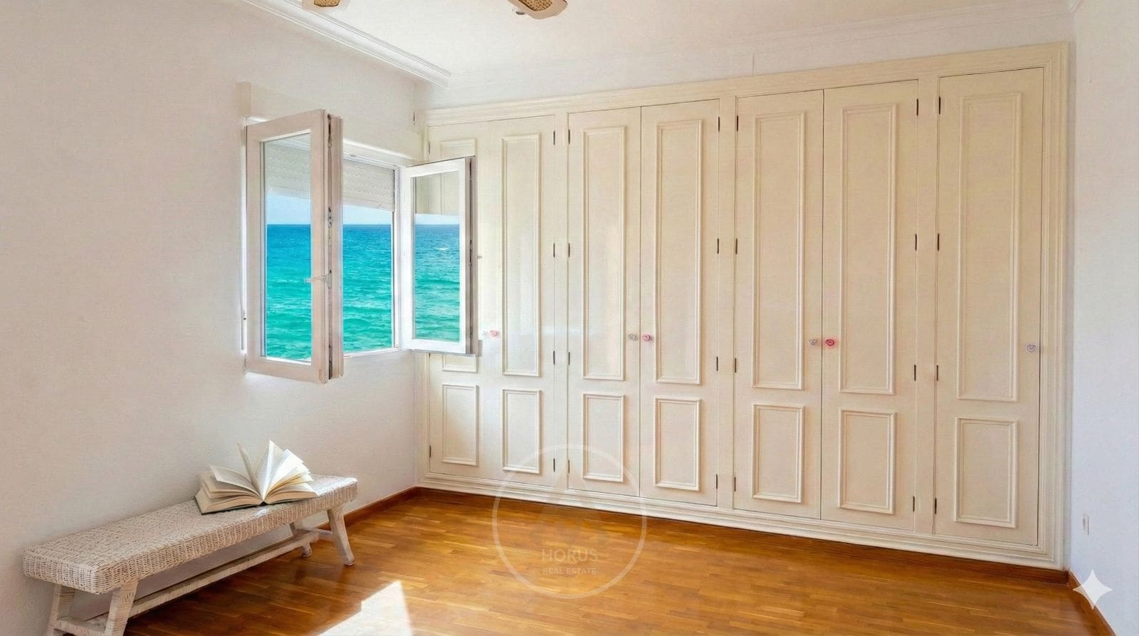 5 soverom Hus til salgs i El Campello med svømmebasseng garasje - € 715 000 (Ref: 9521112)