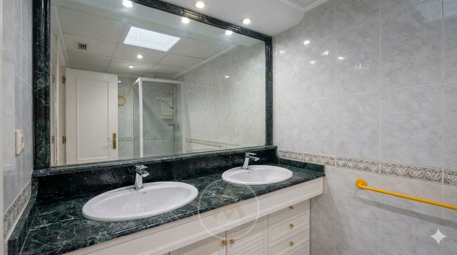 5 soverom Hus til salgs i El Campello med svømmebasseng garasje - € 715 000 (Ref: 9521112)