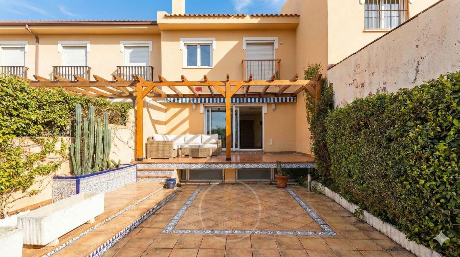 5 soverom Hus til salgs i El Campello med svømmebasseng garasje - € 715 000 (Ref: 9521112)