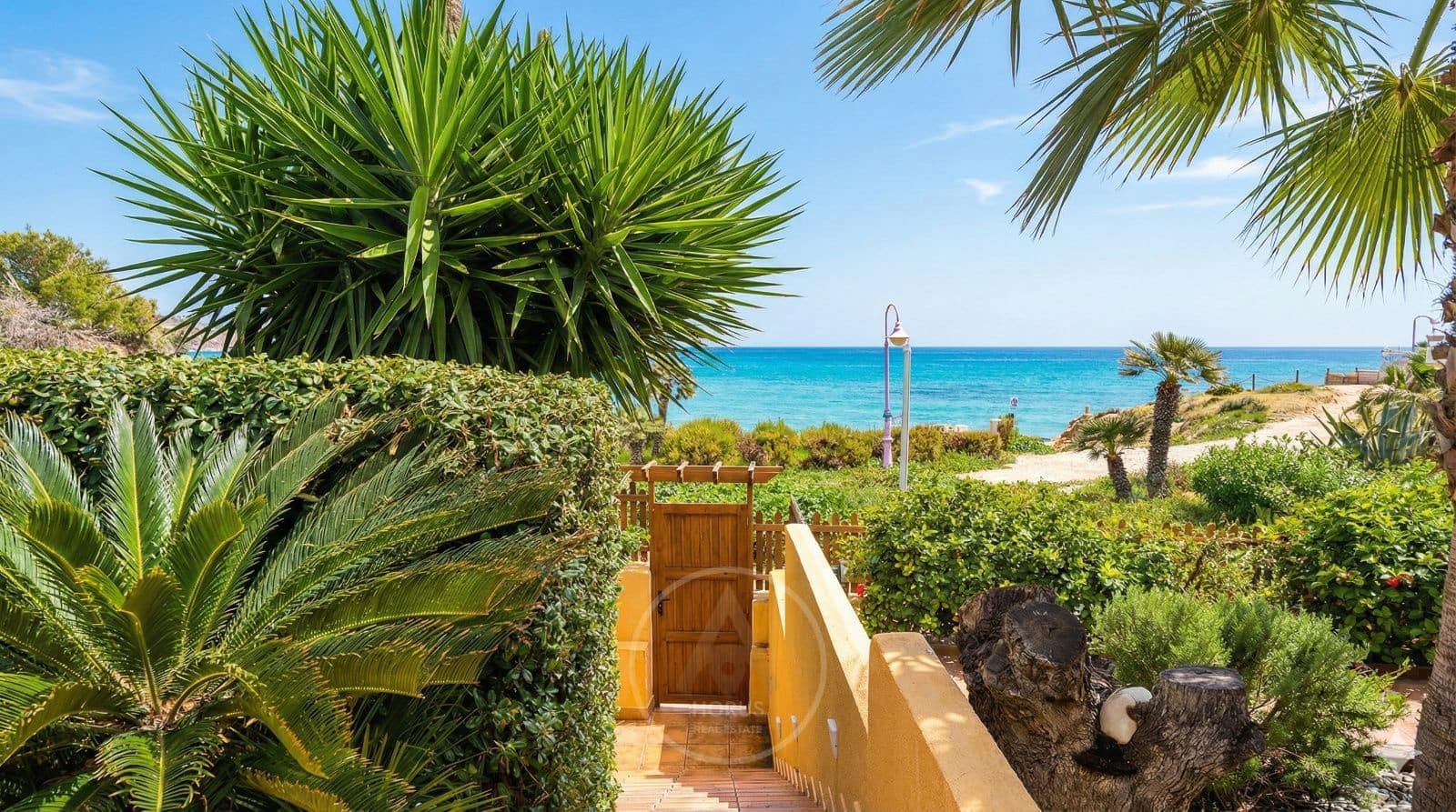 5 soverom Hus til salgs i El Campello med svømmebasseng garasje - € 715 000 (Ref: 9521112)