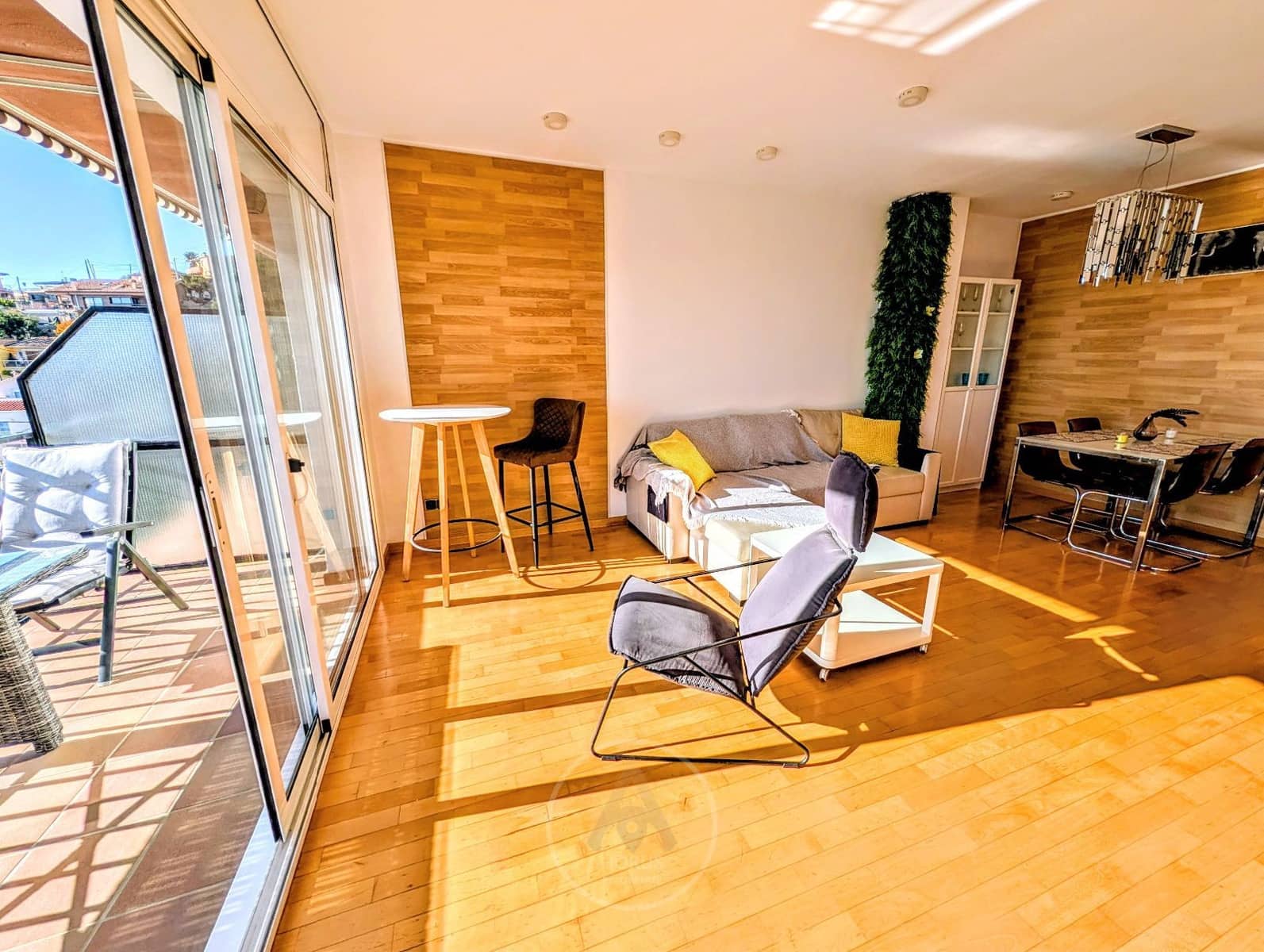 3 slaapkamer Flat te koop in Santa Susanna met zwembad garage - € 350.000 (Ref: 9523921)