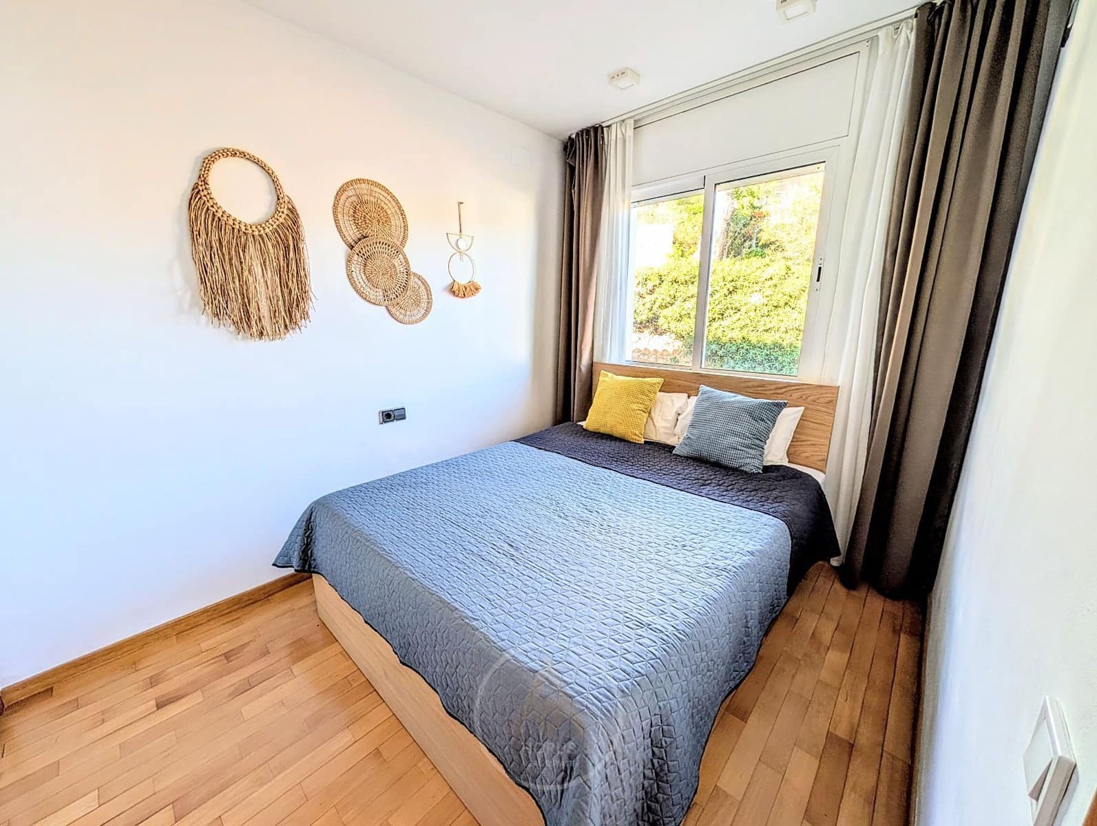 3 slaapkamer Flat te koop in Santa Susanna met zwembad garage - € 350.000 (Ref: 9523921)