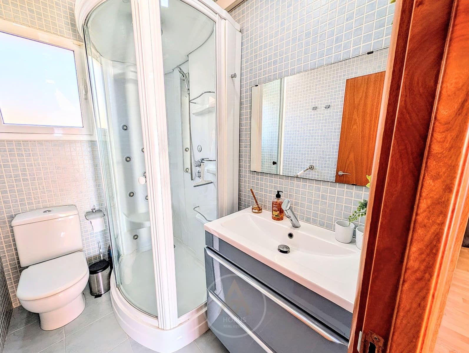 3 slaapkamer Flat te koop in Santa Susanna met zwembad garage - € 350.000 (Ref: 9523921)