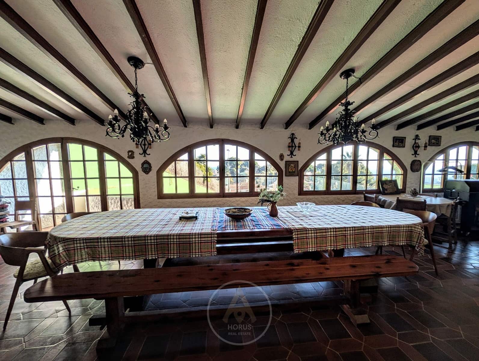 3 slaapkamer Flat te koop in Santa Susanna met zwembad garage - € 350.000 (Ref: 9523921)